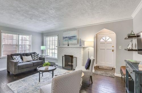 Southeast Omaha House | Charming Midtown Omaha Home Walk to Restaurants!