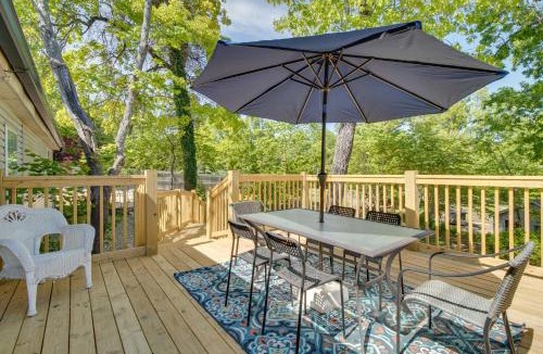 Mountain Home House | Charming Mountain Home Retreat: Walk to Marina!