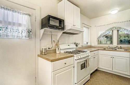 Estes Park House | Charming Pet Friendly Cabin with Barbecue and Hot-tub in Estes Park, Colorado
