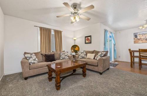 Meridian House | Charming Private Twnhome w/Large Fenced Yard (58)