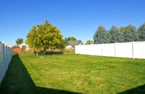 Meridian House | Charming Private Twnhome w/Large Fenced Yard (58)