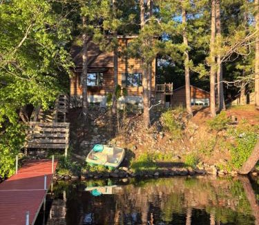 Almont House | Charming Rhinelander Lakehouse