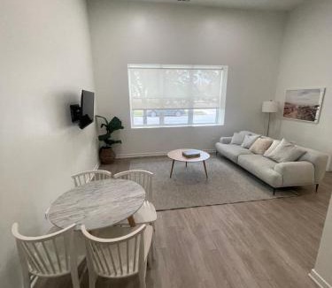 Near West Side House | Charming Shared Condo in Prime Chicago Location, 1 Bedroom and 1 Bathroom