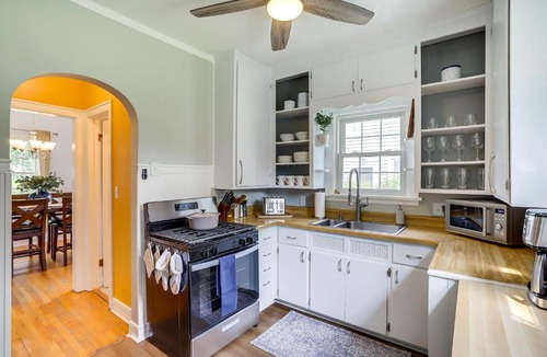 South Bend House | Charming South Bend Retreat ~ 1 Mi to Notre Dame!