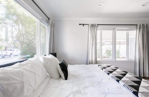 Sherman Oaks House | Charming Studio Home Universal Los Angeles