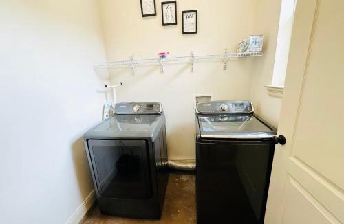 Pine Grove Apartment | Chateau 2