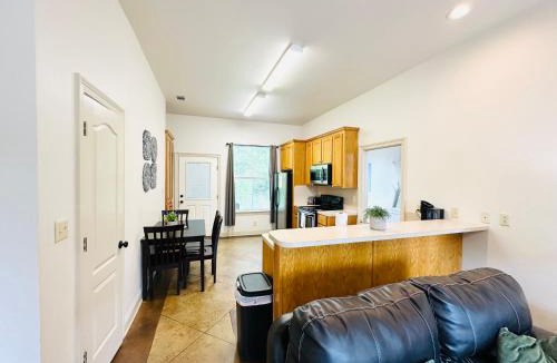 Pine Grove Apartment | Chateau 8