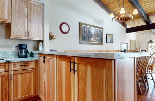 Mammoth Lakes Condo | Chateau de Montagne 1 Spacious Townhome with Great Complex Amenities On the Shuttle Route by RedAwning