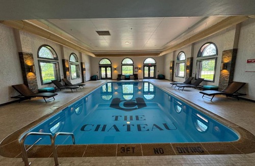Bloomington Hotel | Chateau Hotel and Conference Center