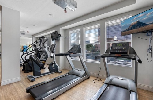 Downtown Salt Lake City Apartment | Chic 2Bed, 2Bath Apartment near Temple Square