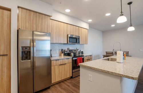 Palm Valley Apartment | Chic Modern 3BR Apartment by Stay Gia