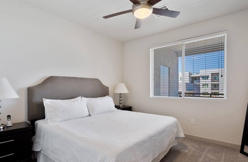Palm Valley Apartment | Chic Modern Clean 1BR Apartment by Stay Gia