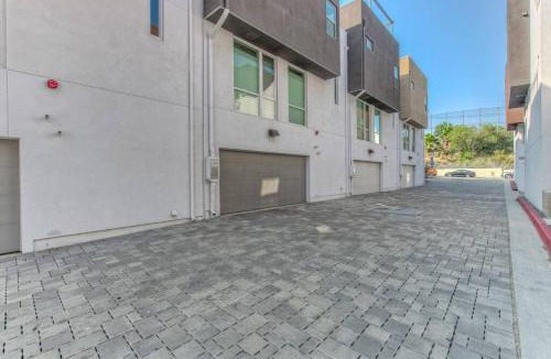 Silver Lake Villa | Chic Silver Lake Oasis with Breathtaking City Skyline Views, Private Rooftop & Garage