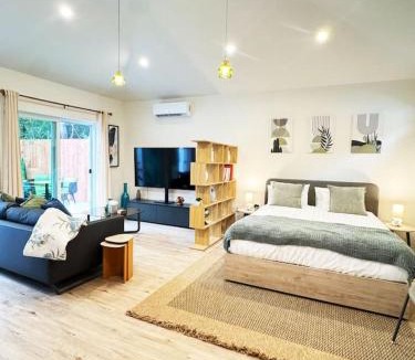 Beverly Hills House | Chic Studio Haven by Century City - FH2 - BV