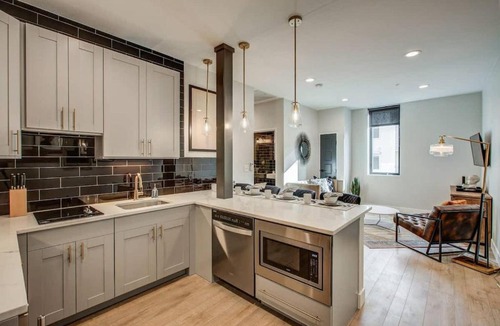 Berkeley Apartment | Chic Tennyson St Retreat - Walk to Shops & Cafes