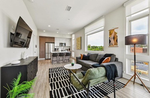 Highland House | Chilltop Lounge | 1BR LoHi Loft | Garage | Patio + Dog-Friendly