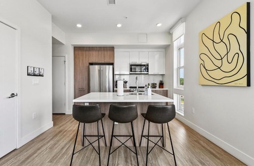 Highland House | Chilltop Lounge | 1BR LoHi Loft | Garage | Patio + Dog-Friendly