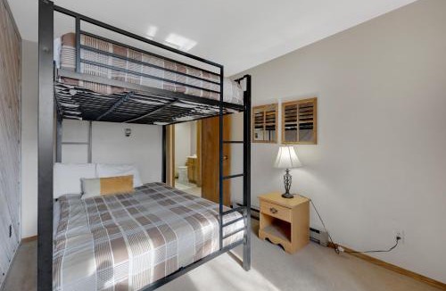 Historic District Apartment | Cimarron Chalet by Ski Country Resorts
