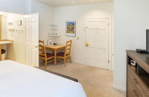 Telluride Hotel | Cimarron Lodge 50 by AvantStay