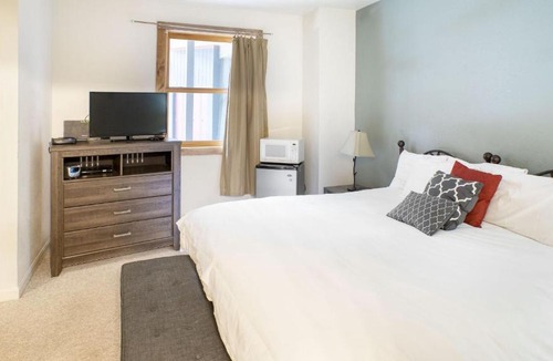Telluride Hotel | Cimarron Lodge 50 by AvantStay