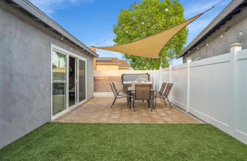 Southwest Anaheim House | Cinderella's Chic Chateau, just 10min to Disneyland & Convention Center