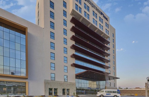 Leon Hotel | City Express Plus by Marriott Leon Centro de Convenciones