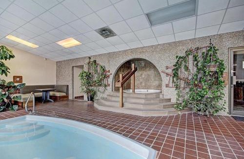 Breckenridge Apartment | Claimjumper Retreat Townhome: Pool Hot Tub, Walk to Town