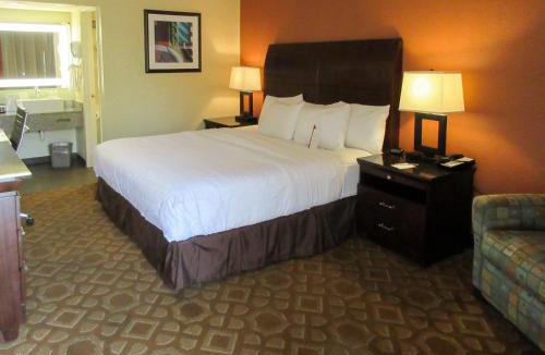 Fort Collins Hotel | Clarion Inn