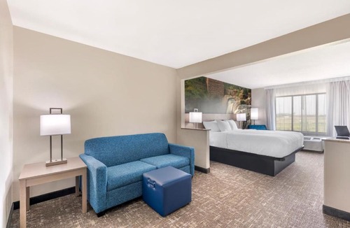 Buffalo Ridge Hotel | Clarion Pointe Sioux Falls Airport
