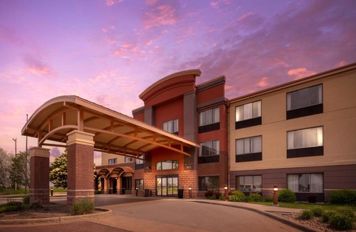 Buffalo Ridge Hotel | Clarion Pointe Sioux Falls Airport