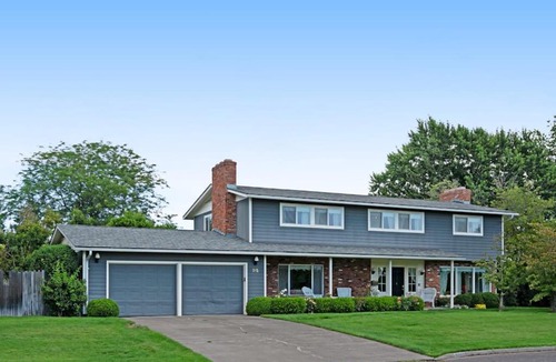 College Place House | Classic & elegant house with entertainment & spacious laid-back yard