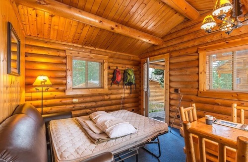 Moran Hotel | Clean and Safe! Naturalistic Getaway! Spacious Cottage, Close to Attractions
