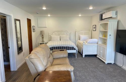 Waseca Apartment | Clear Lake Studio