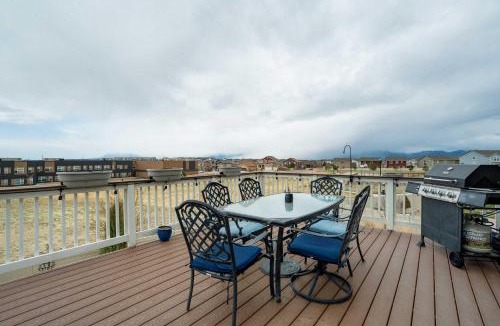 Colorado Springs House | Clear View Scenic Retreat w Work-Friendly Spaces