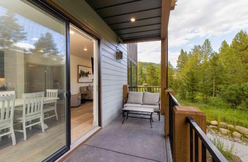 Lakeside Village Apartment | Clearwater Lofts #106 Building 3