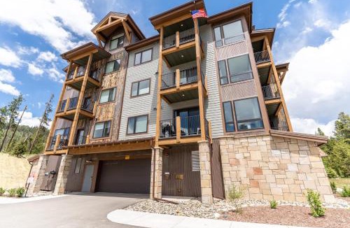 Lakeside Village Apartment | Clearwater Lofts #205 Building 3 : 2