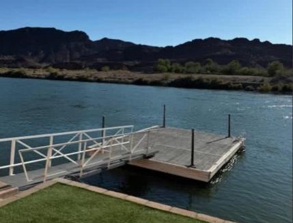 Parker Strip House | Cliff Hanger, River access with dock
