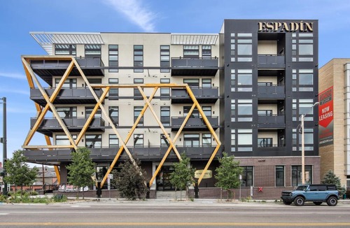 Highland House | Cloud Nine Retreat | Spacious 2BR LoHi Loft | ADA Access