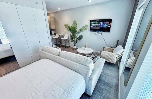 Downtown Des Moines Apartment | Cloud Nine Studio