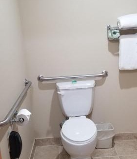 Lake View Hotel | Cobblestone Inn & Suites - Lake View