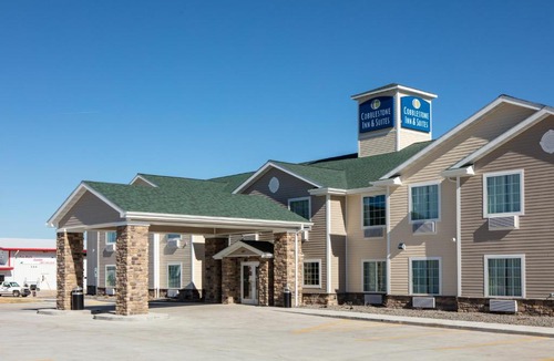 Pine Bluffs Hotel | Cobblestone Inn & Suites - Pine Bluffs
