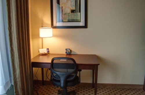 Waverly Hotel | Cobblestone Inn & Suites - Waverly