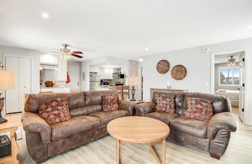Fraser Apartment | Colony Condo #4