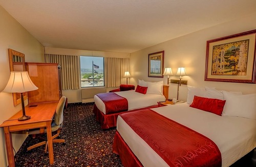 Grand Junction Hotel | Colorado Awaits! Minutes to Redlands Mesa Golf Course! Pool, Bar, Parking!