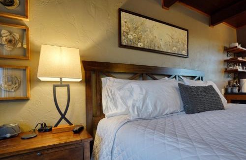 Hot Springs House | Columbine Cabin at Highland Meadows - Black Hills Retreat