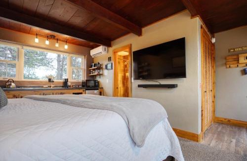 Hot Springs House | Columbine Cabin at Highland Meadows - Black Hills Retreat