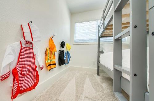 North End House | Come stay at the Elm Grove Elegance Irene!