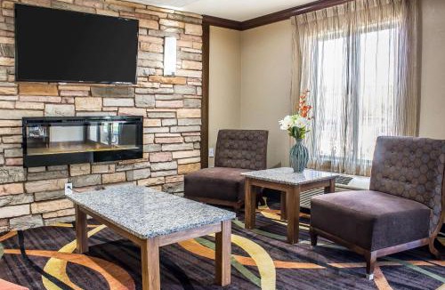 Cedar Rapids Hotel | Comfort Inn & Suites Cedar Rapids North - Collins Road