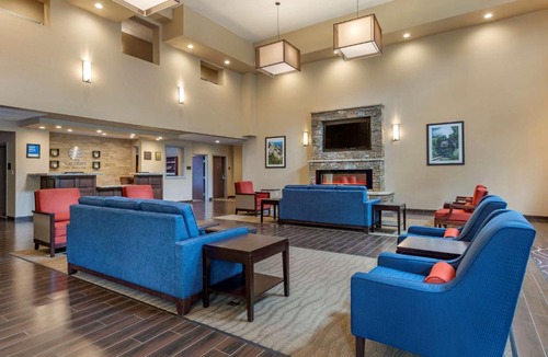 Hill City Hotel | Comfort Inn & Suites Near Mt Rushmore