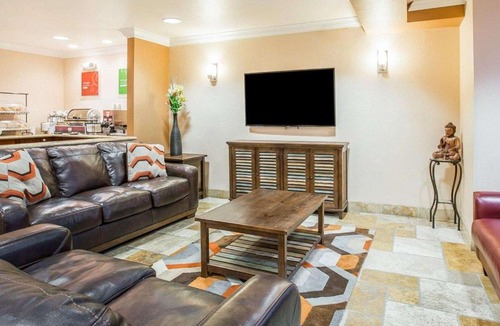 Salinas Hotel | Comfort Inn & Suites Salinas City Center Area